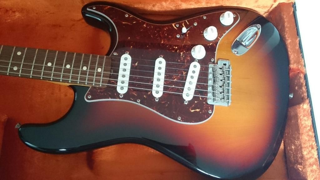 Fender En SG Series Aolor Sunburst Fender En SG Series Aolor Sunburst