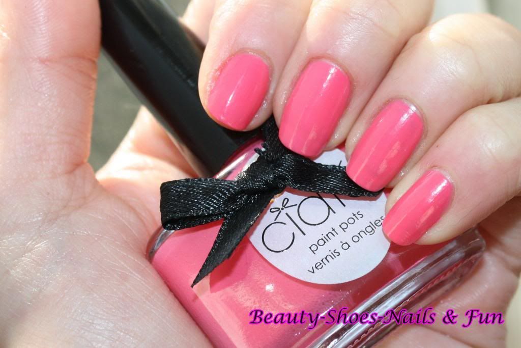 photo Ciatefoilnails3_zps5a013fb4.jpg