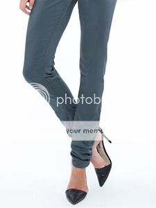 Skinny jeans, skinny pants, skinnies, woman, right length, correct pants length, scrunched skinny